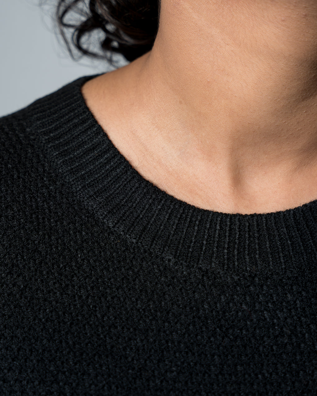 Women's Color Block Striped Sweater - Black & Beige Knit Pullover