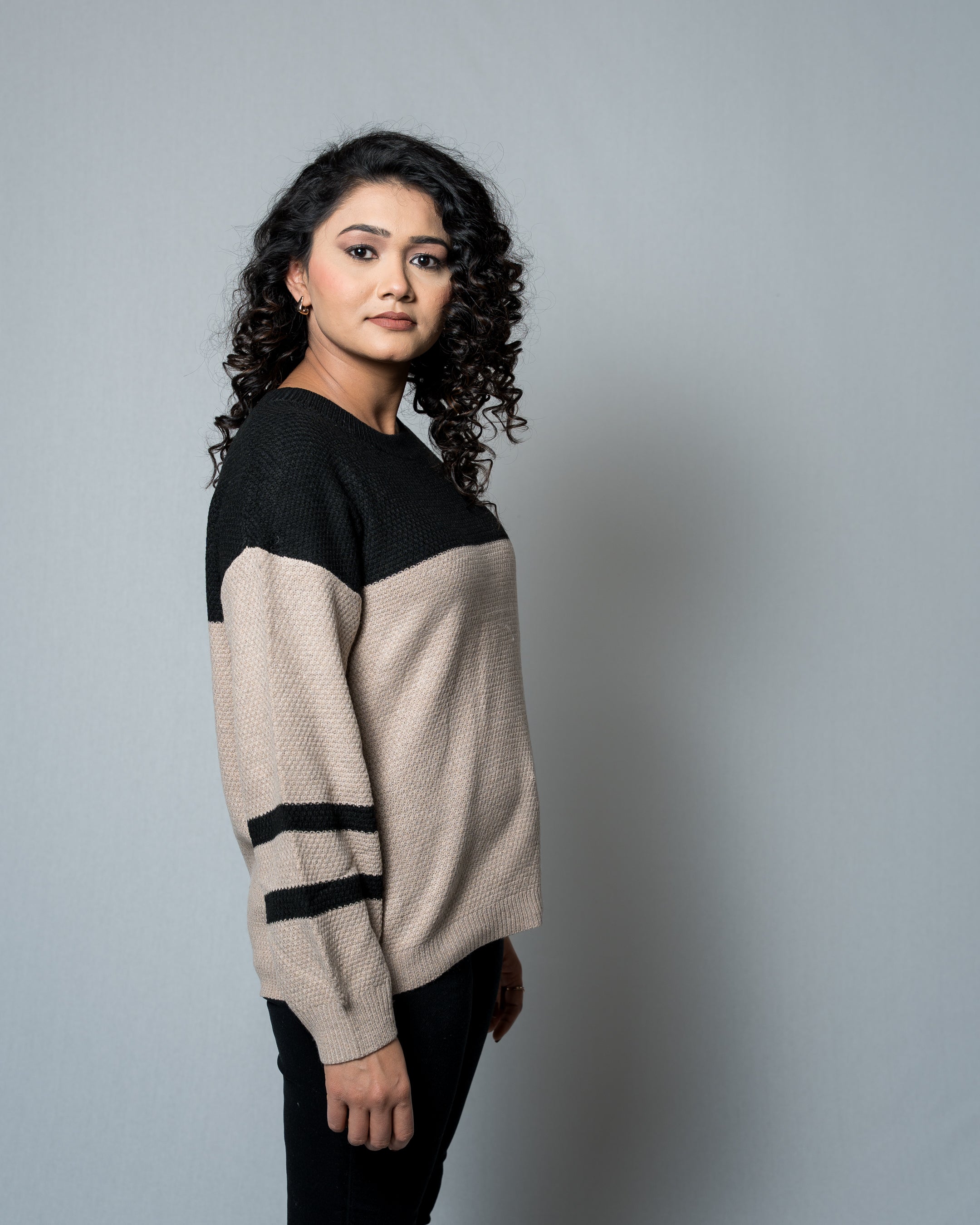 Women's Color Block Striped Sweater - Black & Beige Knit Pullover