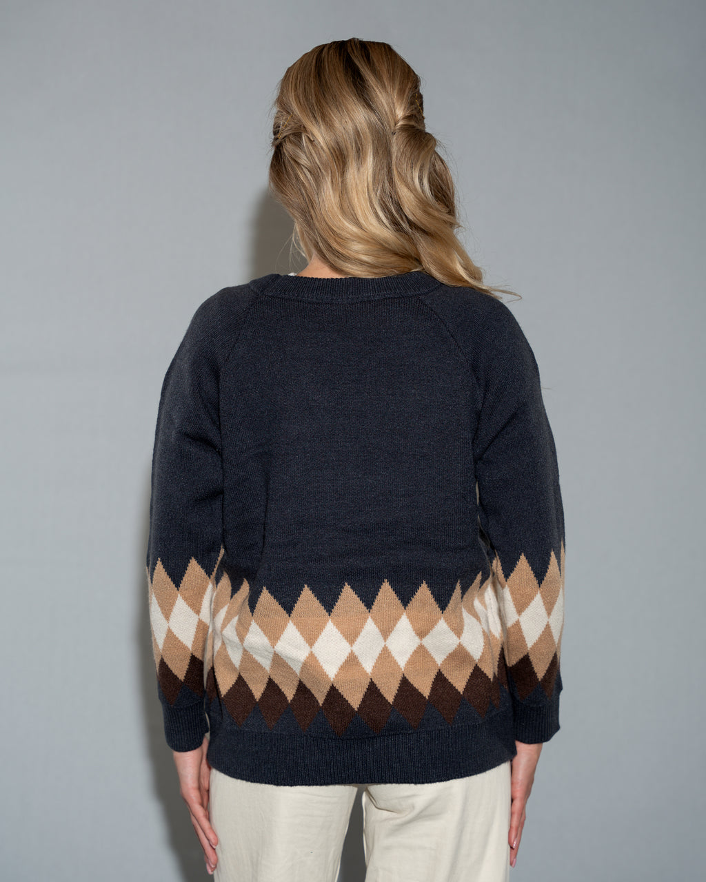 Women's Argyle Diamond Knit Navy Blue Sweater - Cozy Crew Neck Pullover