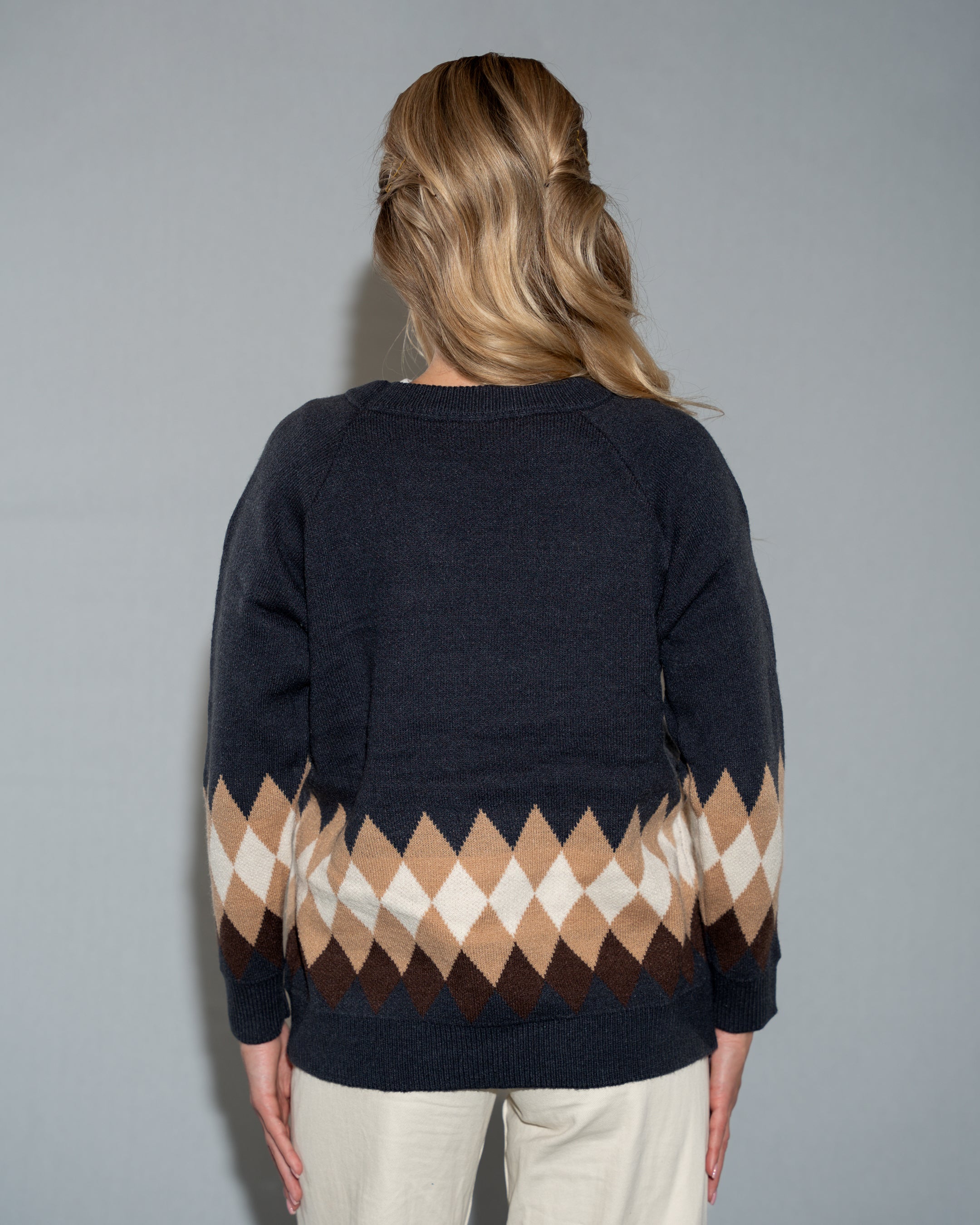 Women's Argyle Diamond Knit Navy Blue Sweater - Cozy Crew Neck Pullover