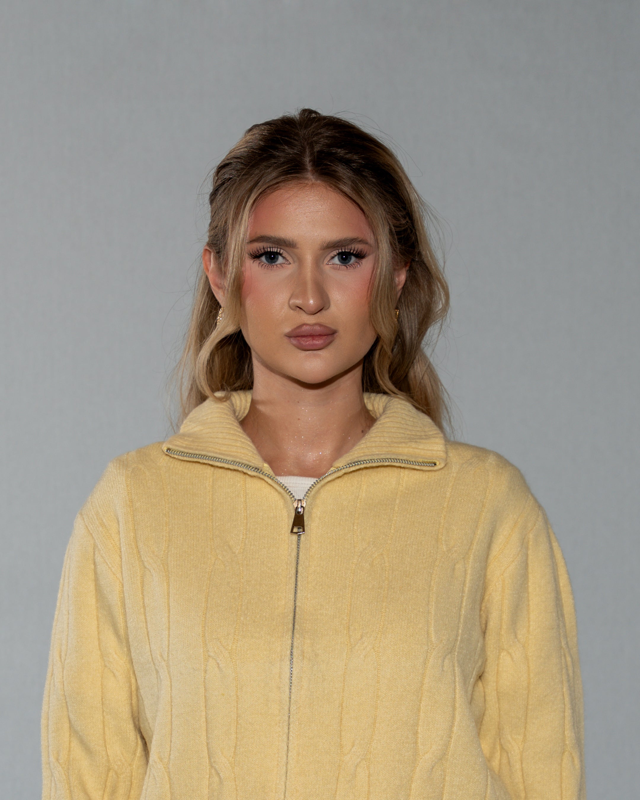 Women's Cable Knit Full-Zip Cardigan Sweater - Yellow Stand Collar Cardigan