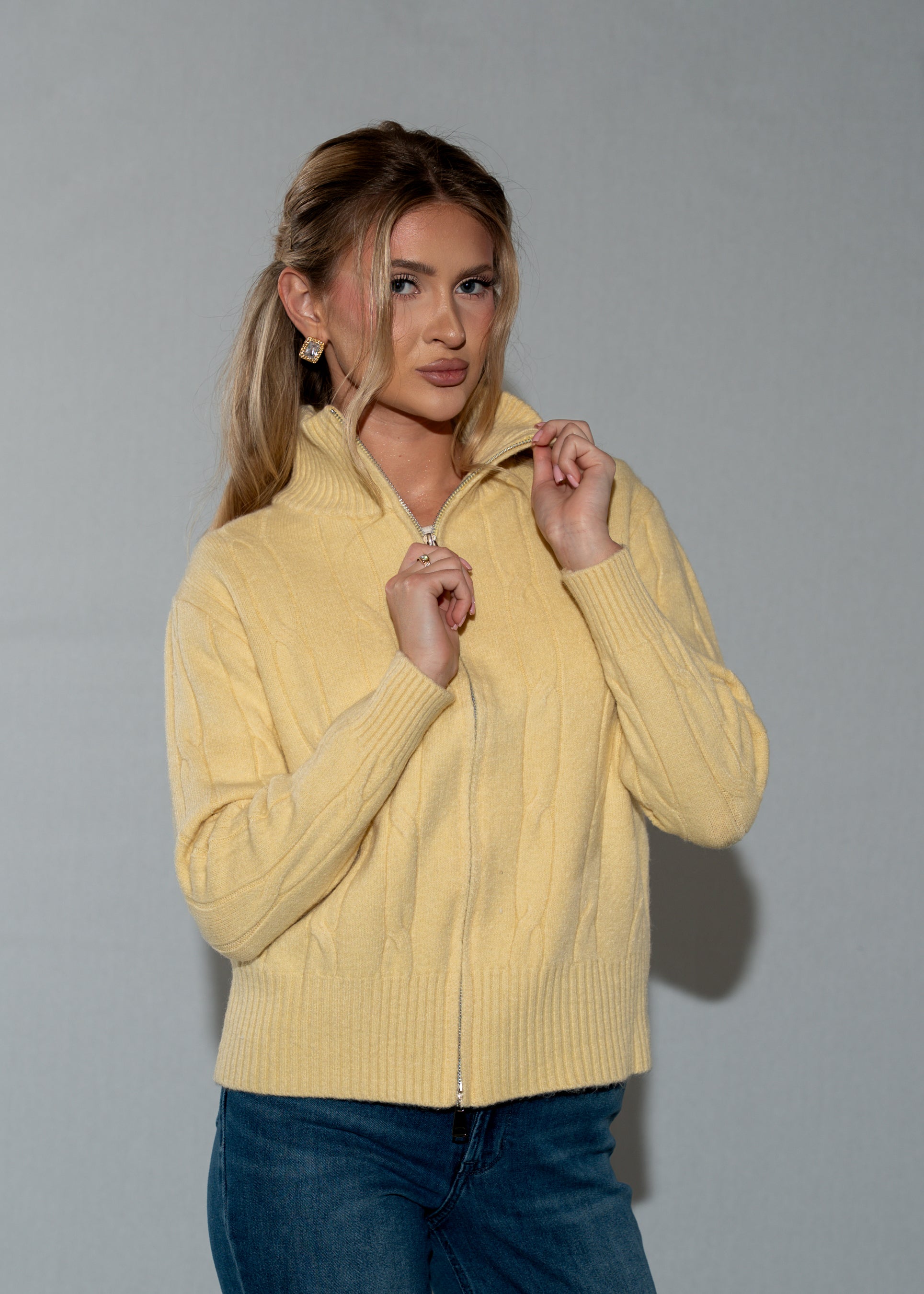 Women's Cable Knit Full-Zip Cardigan Sweater - Yellow Stand Collar Cardigan