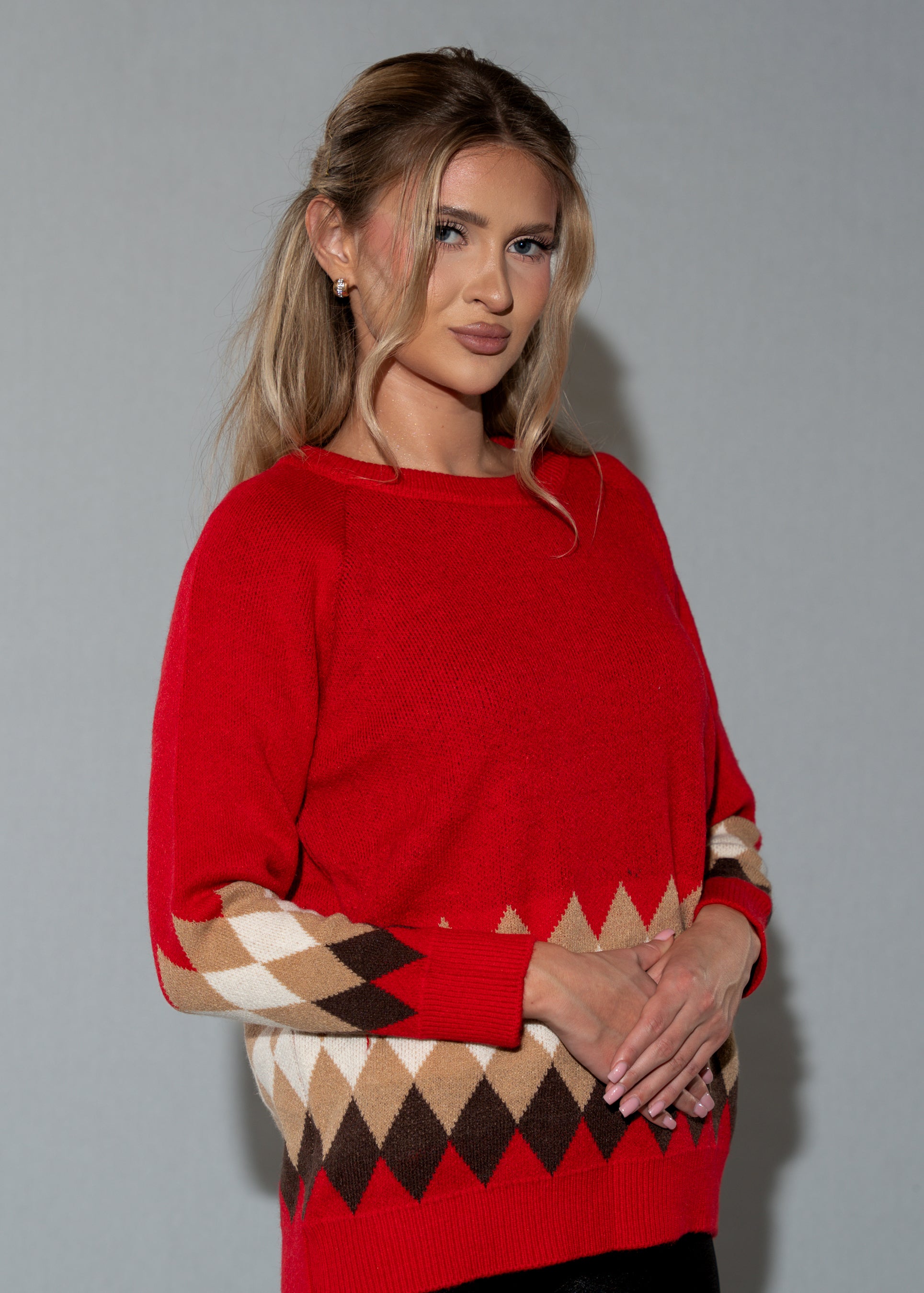 Women's Argyle Diamond Knit Red Sweater - Cozy Crew Neck Pullover