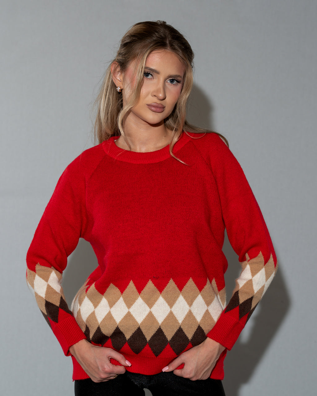 Women's Argyle Diamond Knit Red Sweater - Cozy Crew Neck Pullover